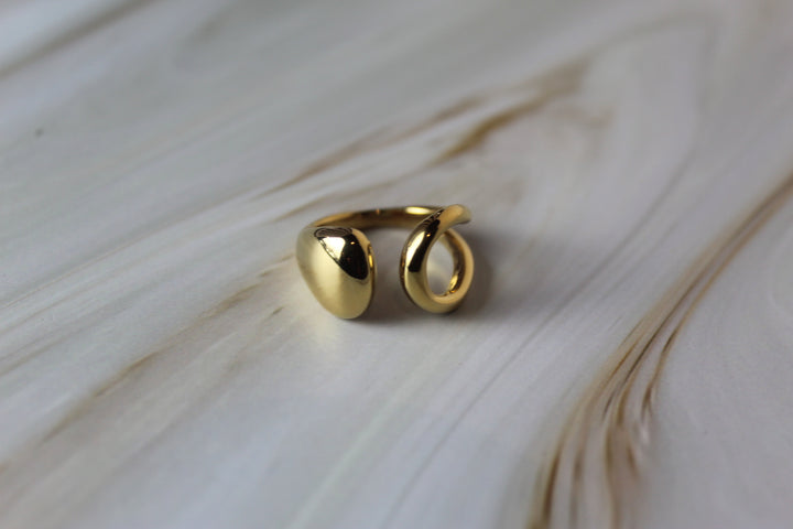 Briley Abstract Ring